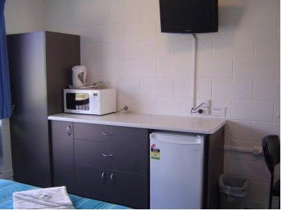 Cedar Lodge Motel - Accommodation Gold Coast 5