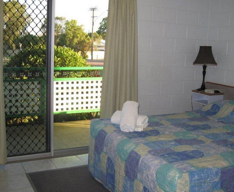 Country Road Motel - Accommodation Gold Coast 2