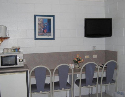 Country Road Motel - Accommodation Gold Coast 4