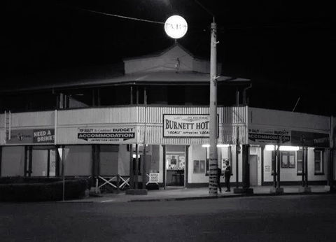 Burnett Hotel - Gold Coast 4U 0