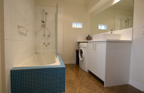 Surfers Palace Torquay - Accommodation Gold Coast 4