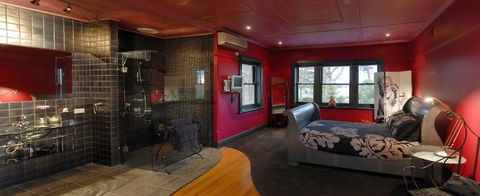 Oakdene Vineyards Guesthouse - Accommodation Gold Coast 0