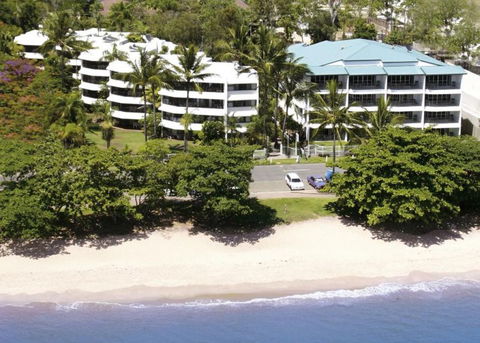 Roydon Beachfront Holiday Apartments - Accommodation Gold Coast 2