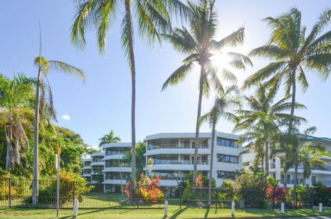 Roydon Beachfront Holiday Apartments - Accommodation Gold Coast 5