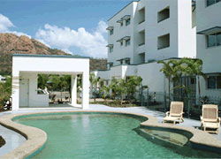 Ocean Breeze By The Strand - Accommodation Gold Coast 0