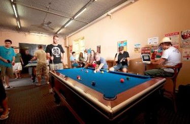Maze Backpackers And Cb Hotel - Accommodation Gold Coast 5