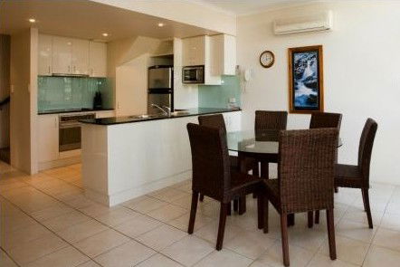 A Tropical Nite - Accommodation Gold Coast 2