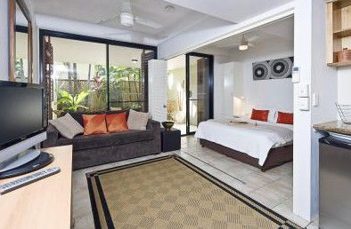 Julians Apartments - Accommodation Gold Coast 2