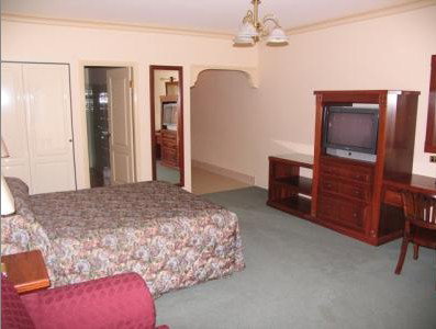 The Lawson Motor Inn - Accommodation Gold Coast 1