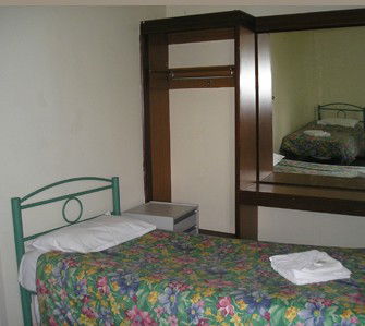 Evancourt Motel - Accommodation Gold Coast 2