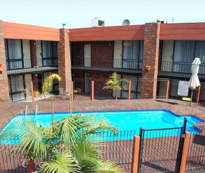 All Seasons Central Court Motel - Accommodation Gold Coast 2