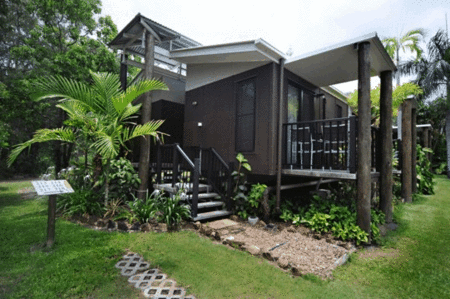 Airlie Cove Resort And Van Park - Accommodation Gold Coast 1