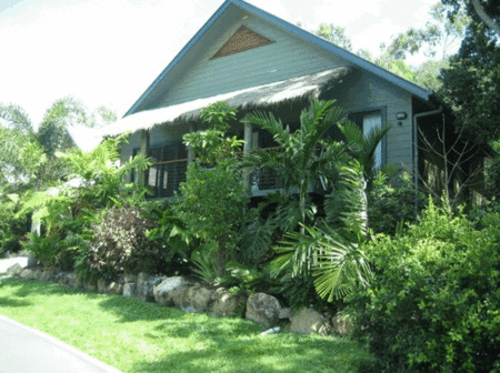 Airlie Cove Resort And Van Park - Accommodation Gold Coast 2