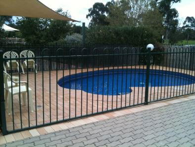 Golden Guitar Motor Inn - Accommodation Gold Coast 0