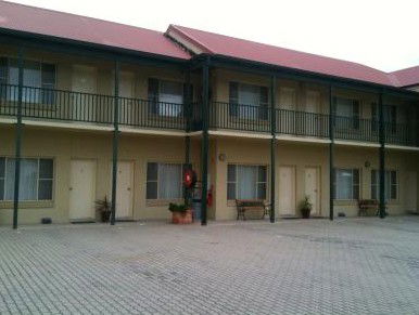 Golden Guitar Motor Inn - Accommodation Gold Coast 3