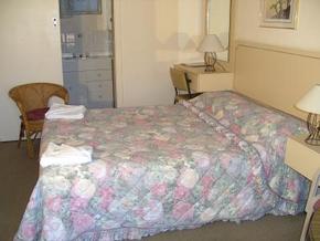 Great Lakes Motor Inn - Accommodation Gold Coast 2