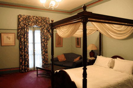 The Yarra Glen Grand Hotel