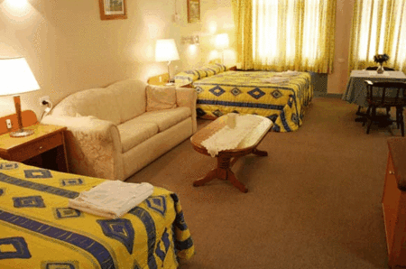 Royal Centrepoint Motel - Accommodation Gold Coast 1
