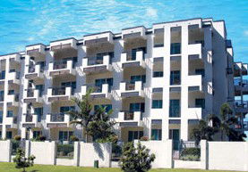 Ocean Breeze By The Strand - Accommodation Gold Coast 2