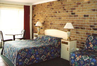 Crows Nest Motel - Accommodation Gold Coast 0