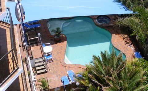 Beach Palms Holiday Apartments - Accommodation Gold Coast 2