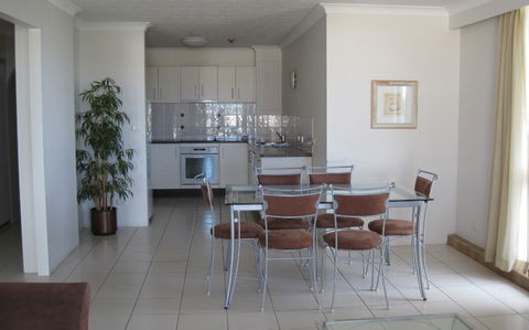 Beach Palms Holiday Apartments - Accommodation Gold Coast 4