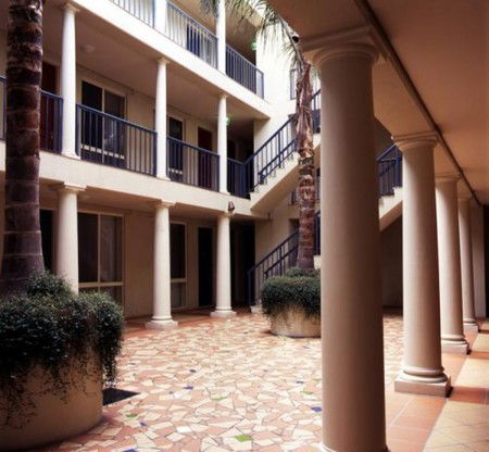The Manor House - Accommodation Gold Coast 3