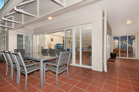 Balboa Apartments - Accommodation Gold Coast 2