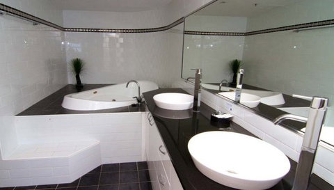 Victoria Square Luxury Apartments - Accommodation Gold Coast 2