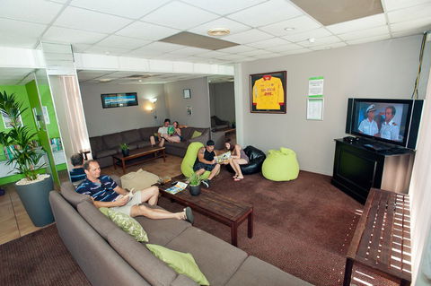 Islander Resort Hotel - Accommodation Gold Coast 2