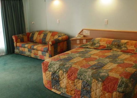 Runaway Bay Motor Inn - Gold Coast 4U 0