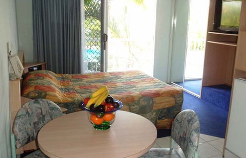 Runaway Bay Motor Inn - Gold Coast 4U 3