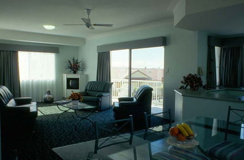 Runaway Bay Motor Inn - Gold Coast 4U 4