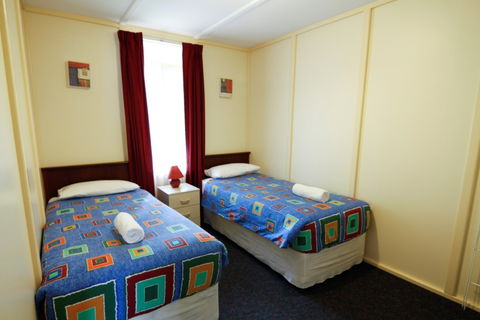 Park Avenue Holiday Units - Accommodation Gold Coast 2
