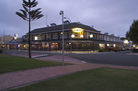 Grand Tasman Hotel - Gold Coast 4U 0