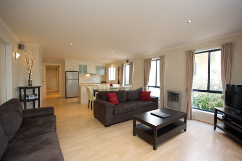 Lake Hume Resort - Gold Coast 4U 4