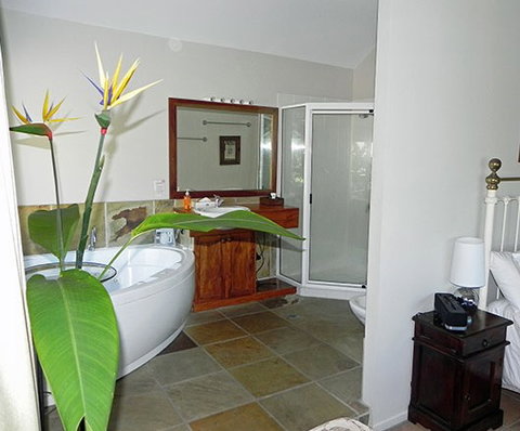 Airlie Waterfront Bed And Breakfast - Accommodation Gold Coast 0