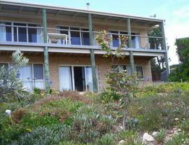 The Dog And Cockle Beach House - Accommodation Gold Coast 0