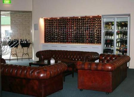 International Motor Inn - Accommodation Gold Coast 0