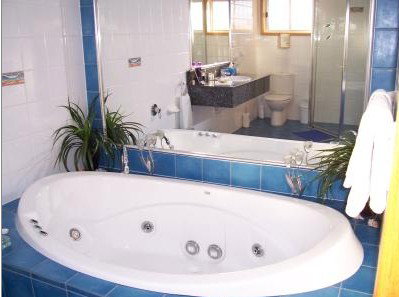 Bateau Bay Beachfront Luxury Accomodation - Accommodation Gold Coast 0