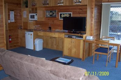 Bateau Bay Beachfront Luxury Accomodation - Accommodation Gold Coast 2