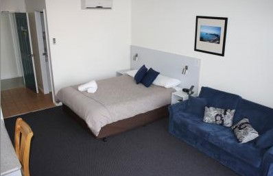 Lakeview Motor Inn - Gold Coast 4U 2