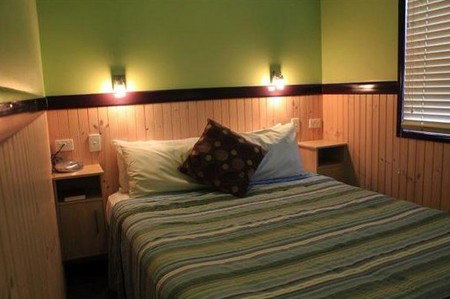 Aussie Outback Oasis Cabin And Van Village - Accommodation Gold Coast 1