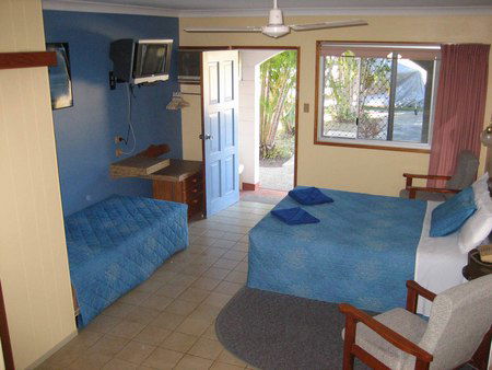 Paradise Court Holiday Units - Accommodation Gold Coast 1
