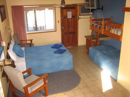 Paradise Court Holiday Units - Accommodation Gold Coast 2