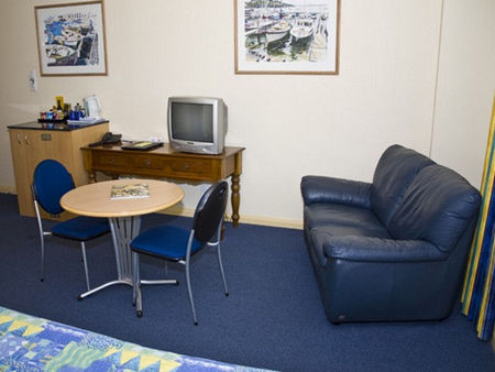 Mayfair Plaza Motel - Accommodation Gold Coast 1