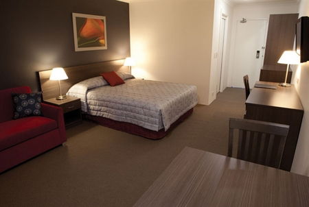 Comfort Inn Hunts Liverpool - Accommodation Gold Coast 1