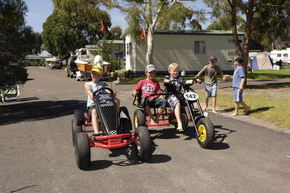 Sapphire Sun Holiday Village - Accommodation Gold Coast 3