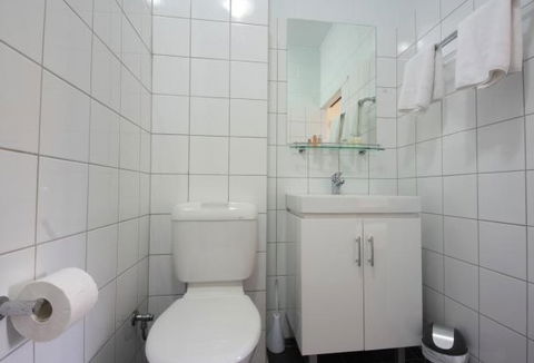 Coconut Grove Holiday Apartments - Accommodation Gold Coast 4