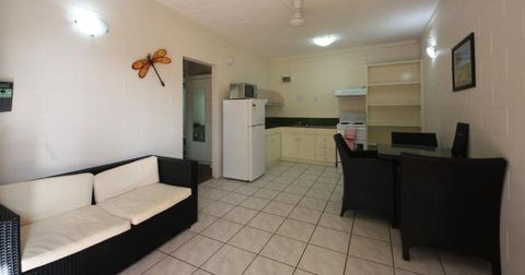 Coconut Grove Holiday Apartments - Accommodation Gold Coast 5